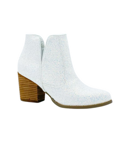 Fiera Booties in White - Rural Haze